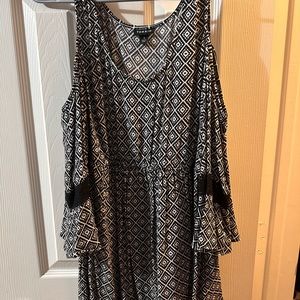 Torrid cold shoulder blouse size 1